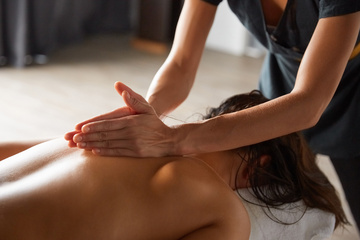 Massage ayurvédique à Calais : soin énergétique et relaxant